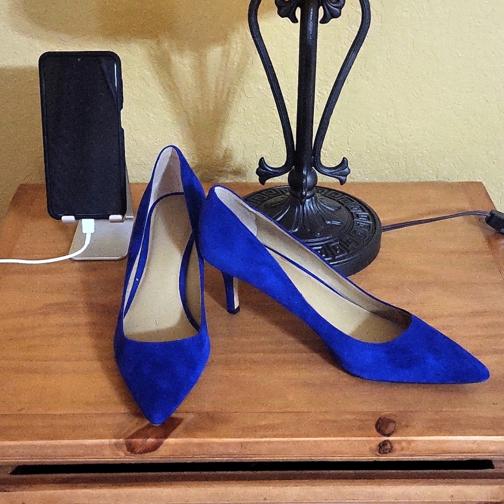 Ann Taylor Eryn Suede Pumps Size 9.5 M